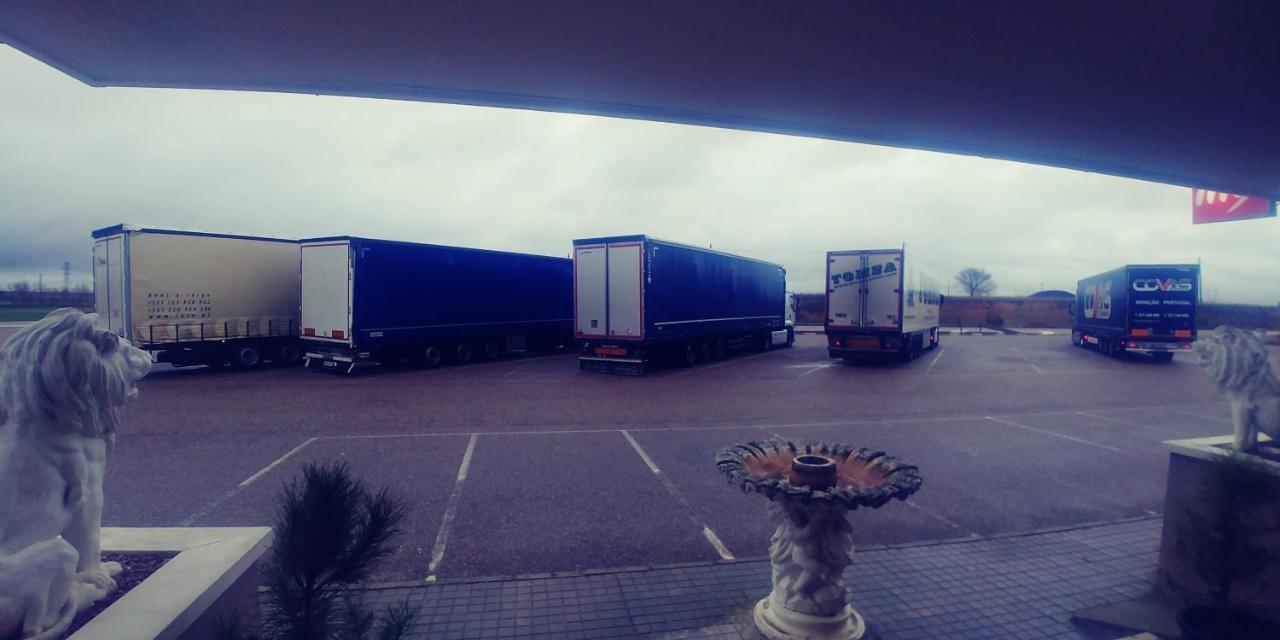 Hotel Ria De Vigo "Tierra De Campos" Becilla de Valderaduey Eksteriør billede